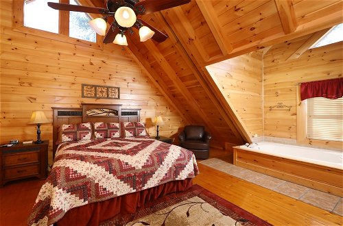 Photo 10 - Mountain Blessings - Four Bedroom Cabin