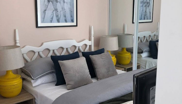 Foto 1 - Sun-drenched 1 Bed Studio Apartment In Newtown