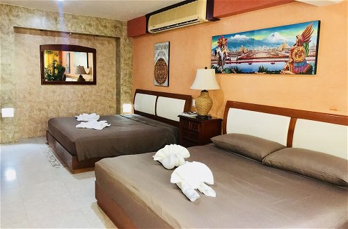 Foto 8 - Room in Villa - Suite Jacuzzi Room in Stunning Villa Playacar Ii