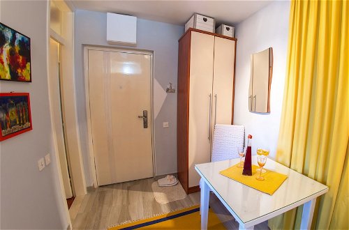 Photo 10 - Yellow Lilly Mostar Apartment