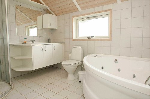 Photo 3 - 8 Person Holiday Home in Juelsminde