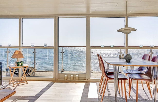 Sunlit Holiday Home in Bornholm near Sea - Foto 10