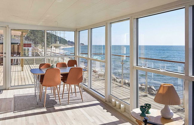 Sunlit Holiday Home in Bornholm near Sea - Foto 14