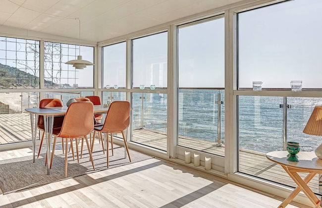 Sunlit Holiday Home in Bornholm near Sea - Foto 8