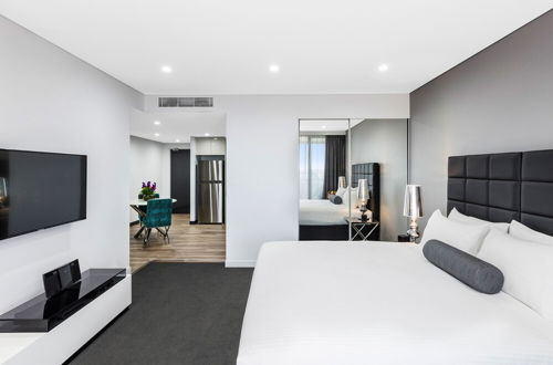 Photo 6 - Meriton Suites Bondi Junction