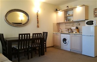 Photo 1 - Two Bedroom Apartment with Kitchen