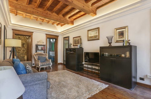 Photo 9 - Pontevecchio Stylish Apartment in Florence - Hosted by Sweetstay