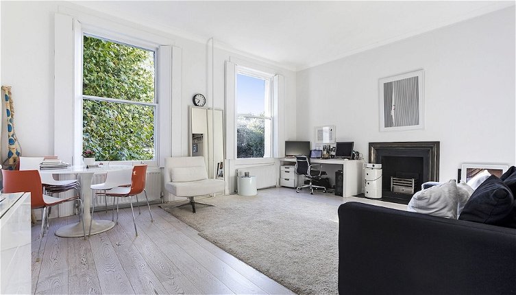 Photo 1 - Well Presented one Bedroom Apartment Located in the Fabulous Notting Hill