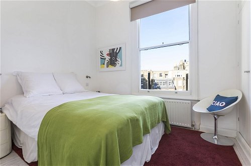 Photo 2 - Well Presented one Bedroom Apartment Located in the Fabulous Notting Hill