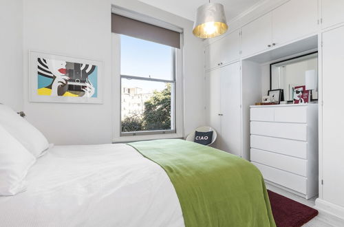 Photo 5 - Well Presented one Bedroom Apartment Located in the Fabulous Notting Hill