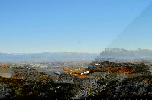 Photo 33 - Apartment in Belvedere Langhe With Wine Views