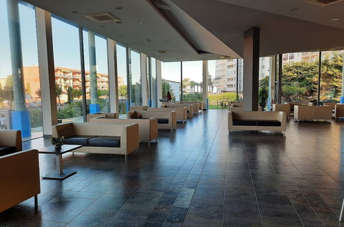 Photo 2 - Xon's Platja ApartHotel