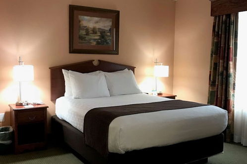 Photo 3 - Grandstay Residential Suites Hotel - Sheboygan