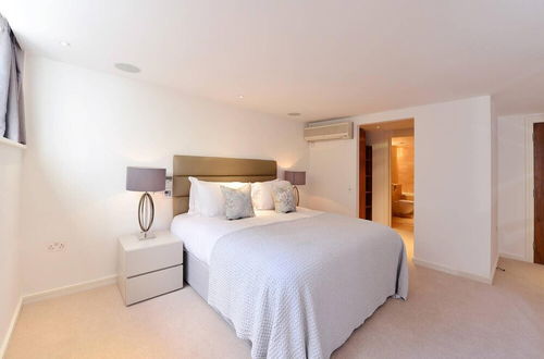 Foto 6 - Modern 2 Bed Flat in the Heart of Kensington