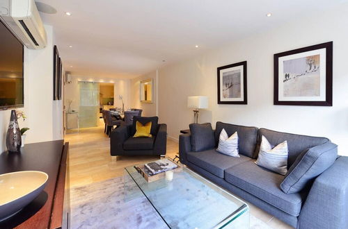 Foto 15 - Modern 2 Bed Flat in the Heart of Kensington