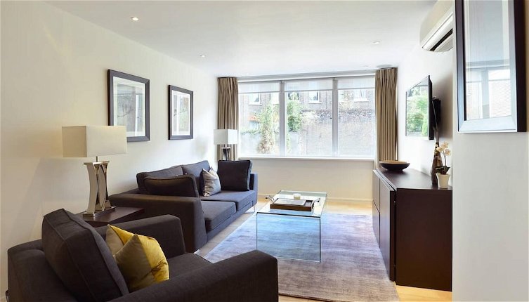 Photo 1 - Modern 2 Bed Flat in the Heart of Kensington