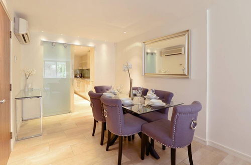 Photo 2 - Modern 2 Bed Flat in the Heart of Kensington