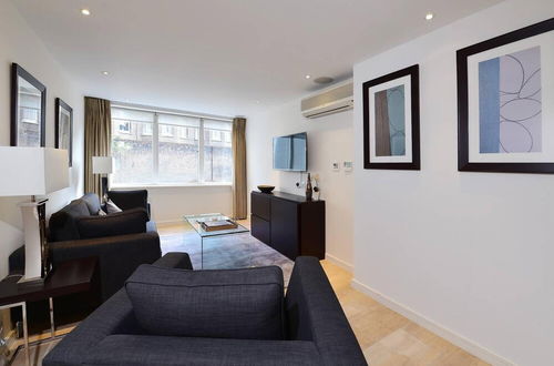 Photo 16 - Modern 2 Bed Flat in the Heart of Kensington