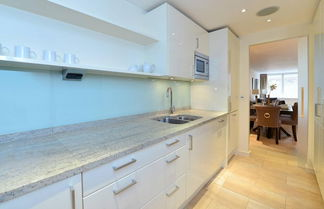 Photo 3 - Modern 2 Bed Flat in the Heart of Kensington