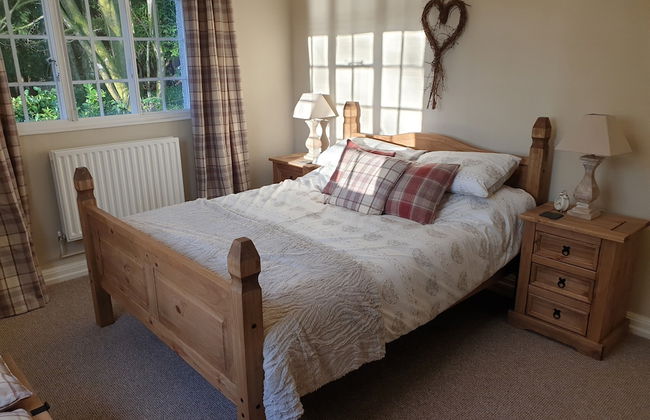 Larch Cottage - Photo 2