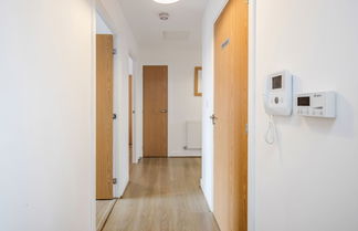 Foto 2 - Impeccable 2-bed Apartment in Romford