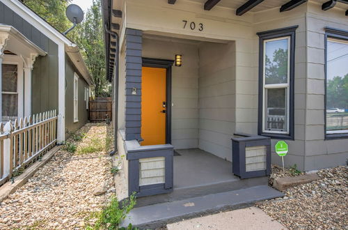 Photo 9 - 3BD Downtown Modern Victorian W/hot Tub, Park & Lake