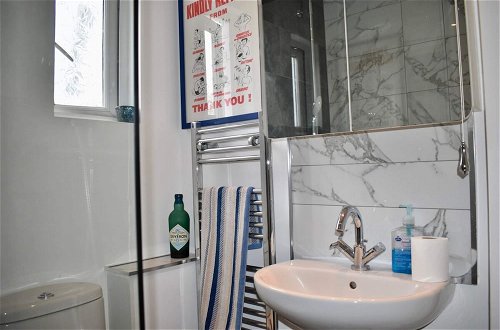 Photo 13 - Charming 1 Bedroom Apartment With Plenty of Character