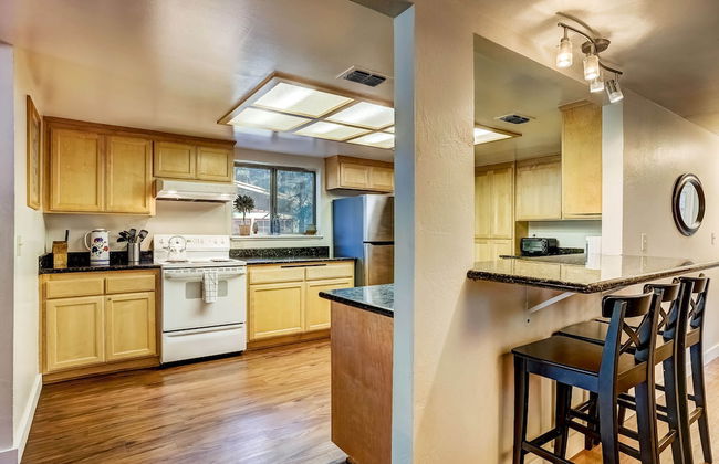 Paloma Place - 30+ Day Vacation Home - Photo 9