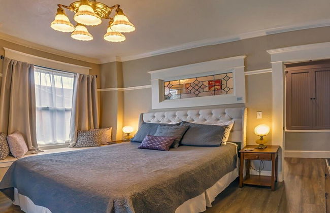 Redtail Suites ~ Entire Home ~ Sleeps 12 ~ Tesla Station - Foto 6