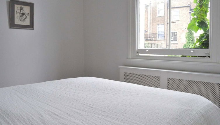 Photo 1 - Bright 1 Bedroom Flat Perfect for City Getaway