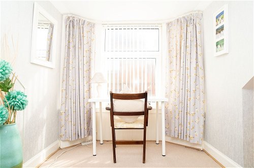 Photo 3 - Sandgate 2-bed Apartment in Ayr Central Location