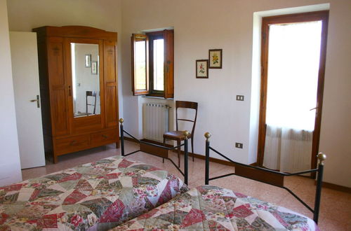 Foto 6 - Wonderful private villa with A/C, WIFI, private pool, TV, veranda, parking, close to Montepulciano