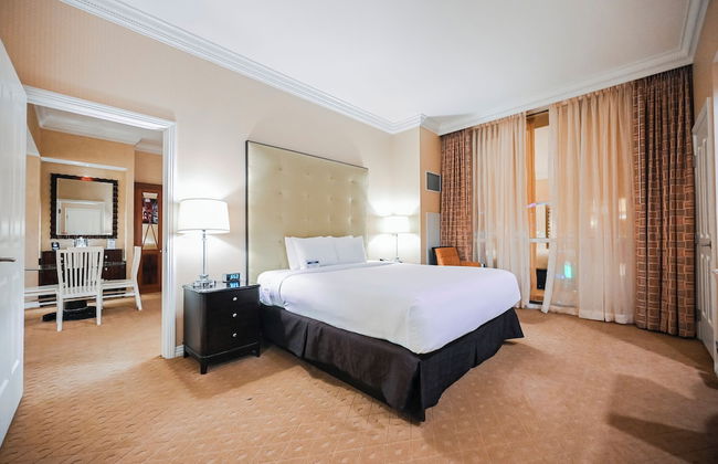 StripViewSuites at Signature - Photo 64