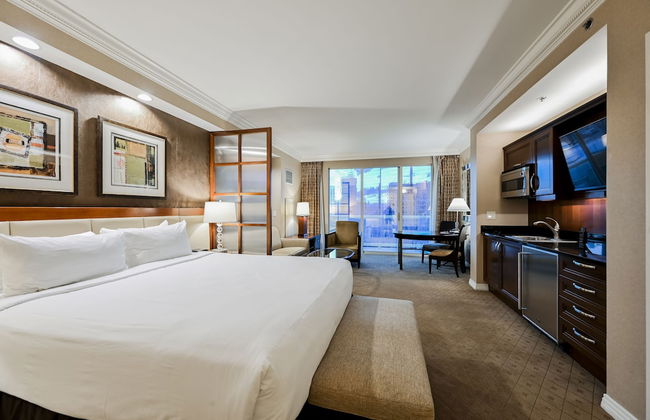 StripViewSuites at Signature - Photo 14