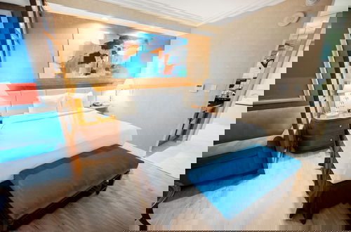 Photo 48 - StripViewSuites at Signature