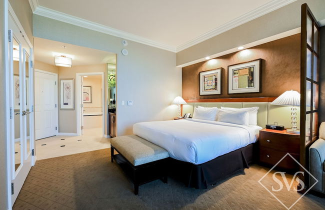 StripViewSuites at Signature - Photo 17