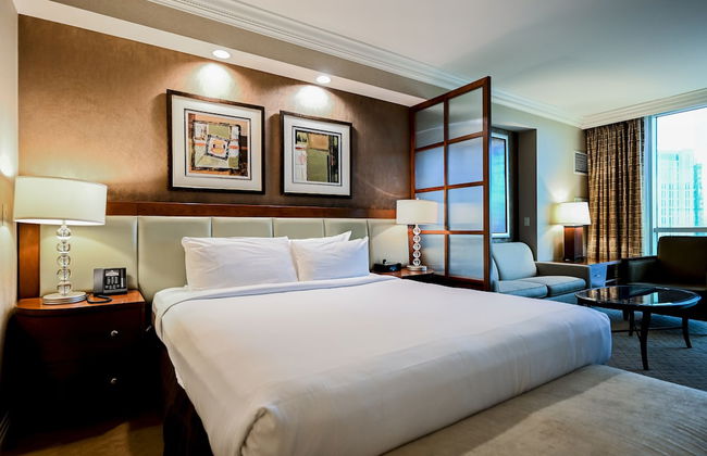 StripViewSuites at Signature - Photo 10