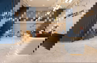 Photo 4 - Oaks Liwa Heights Suites