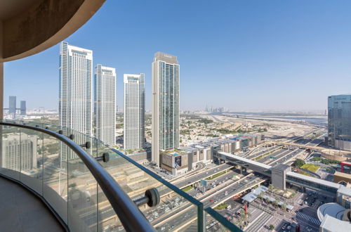 Foto 19 - SuperHost - Glamorous Apt with Terrace Overlooking Skyline I Address Dubai Mall