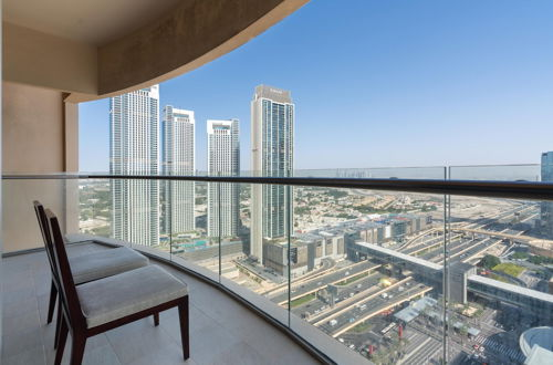 Foto 18 - SuperHost - Glamorous Apt with Terrace Overlooking Skyline I Address Dubai Mall