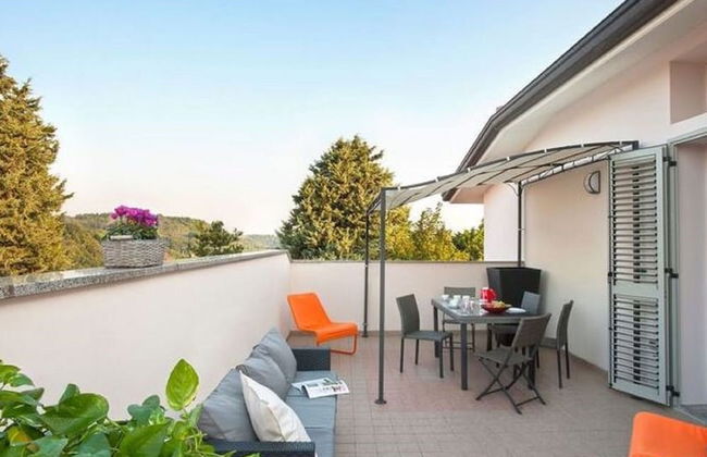 Spacious Villa With Pool - Photo 39