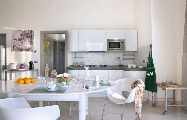 Spacious Villa With Pool - Photo 17