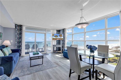 Foto 9 - Stunning Condo with Wall-to-Wall Windows Overlooking Ocean