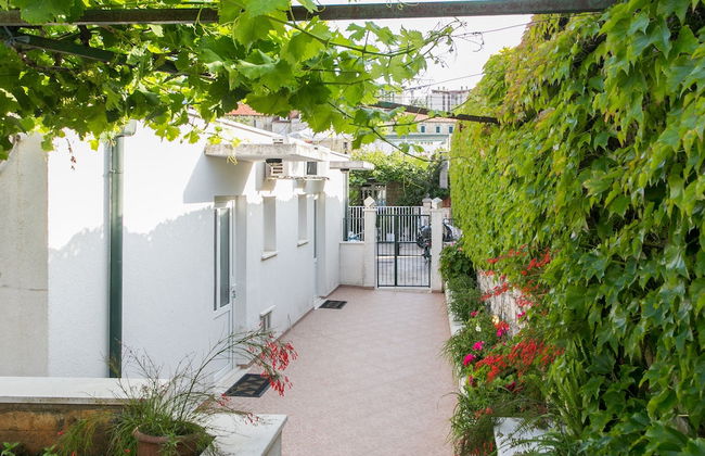 Apartments Miramare & Campara - Photo 2