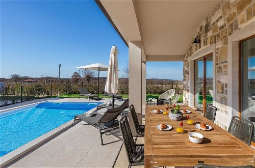 Foto 16 - Gorgeous Villa With Pool and Terrace Surrounded by Nature