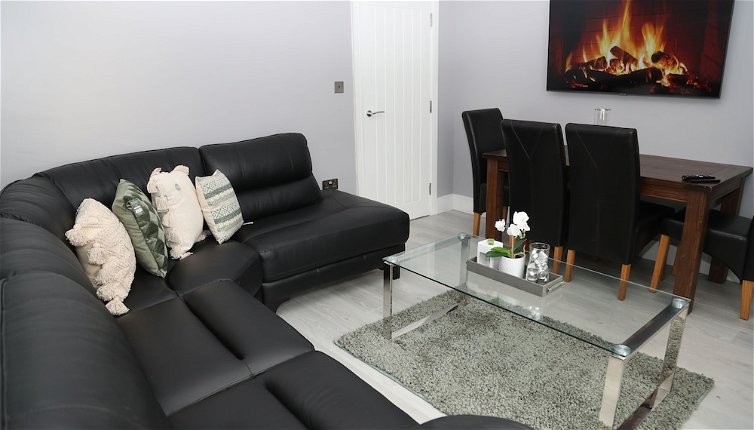 Photo 1 - Homely 1-bed Apartment in Birmingham