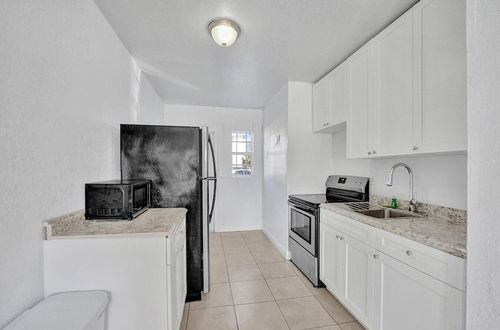 Photo 5 - Cozy Apartment in West Palm Beach, Minutes Away From Downtown! N°1