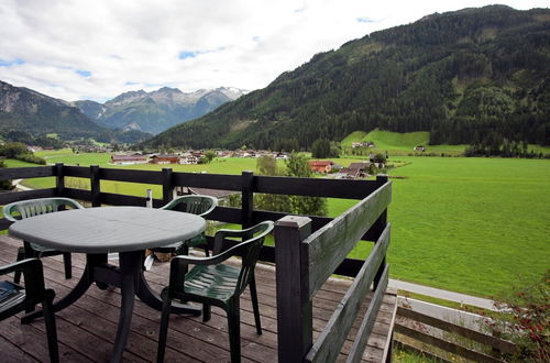 Foto 17 - Quiet Chalet With Pool in Wald im Pinzgau