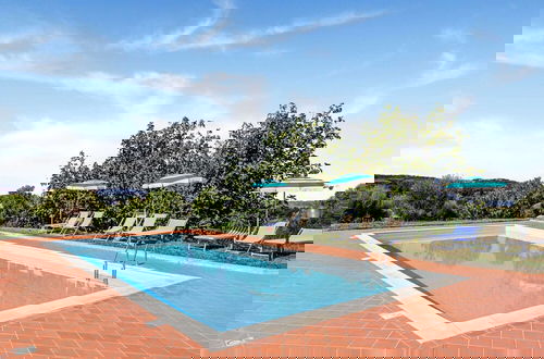 Foto 27 - Farmhouse in Chianti With Pool & Vineyards