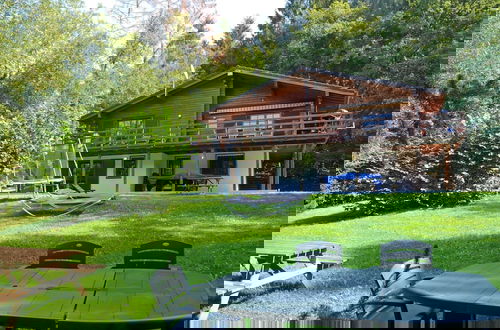 Foto 19 - Beautiful Wooden Chalet With Large Garden